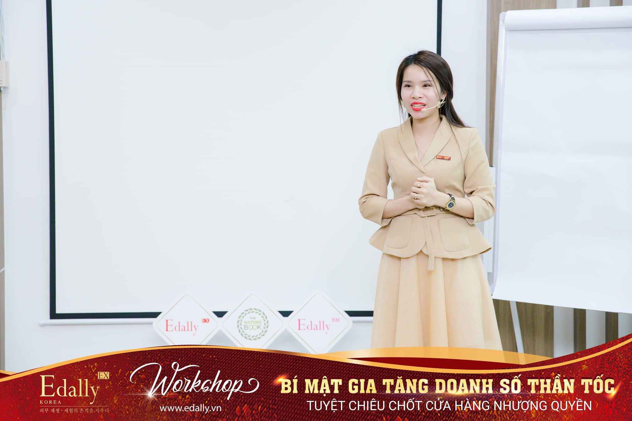 KHÔNG KHÍ CỰC NÓNG TẠI WORKSHOP: “BÍ MẬT GIA TĂNG DOANH SỐ THẦN TỐC” CÙNG GĐKD THANH THỦY 